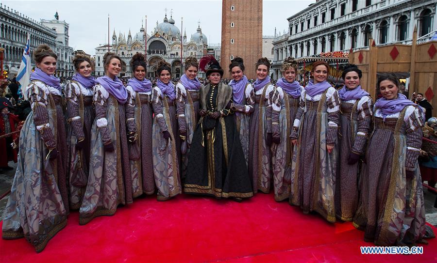 ITALY-VENICE-CARNIVAL-MARIE-PARADE