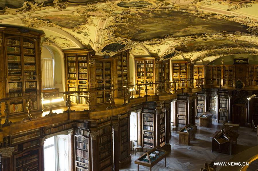 SWITZERLAND-ST.GALLEN CITY-ABBEY LIBRARY