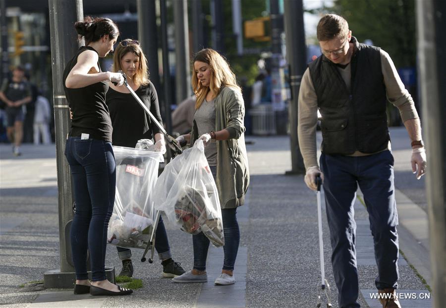 CANADA-VANCOUVER-NEIGHBOURHOOD CLEANUP PARTY