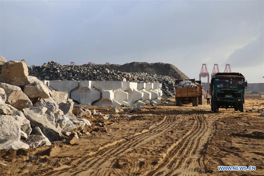 SRI LANKA-COLOMBO-PORT-CONSTRUCTION