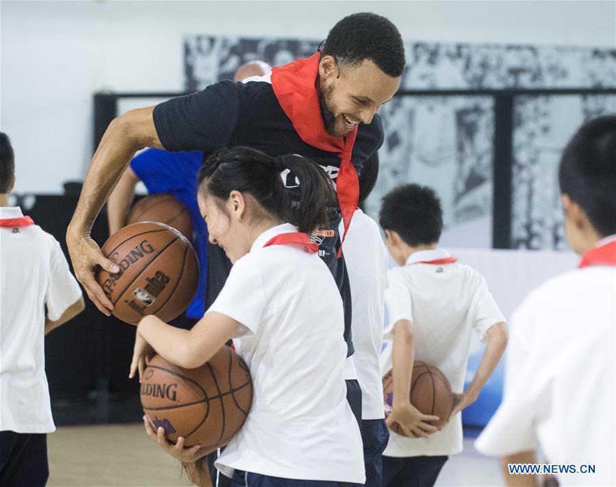 (SP)CHINA-WUHAN-BASKETBALL-NBA-STEPHEN CURRY (CN)