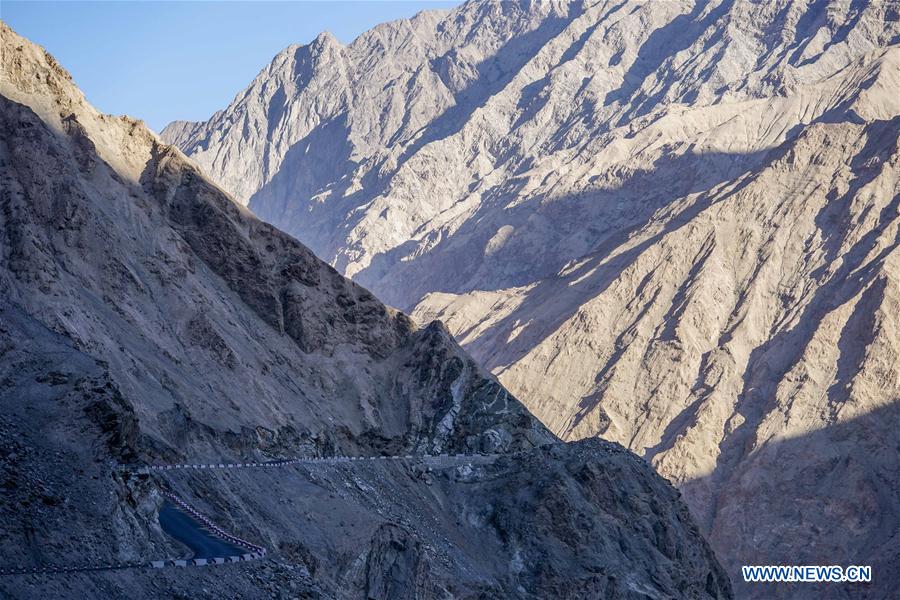 CHINA-XINJIANG-TAXKORGAN-ROAD CONSTRUCTION (CN)