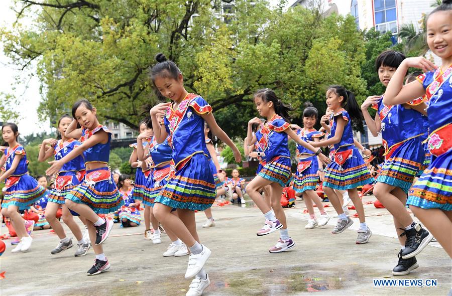 CHINA-GUANGXI-CAMPUS-TRADITIONAL CULTURE (CN)