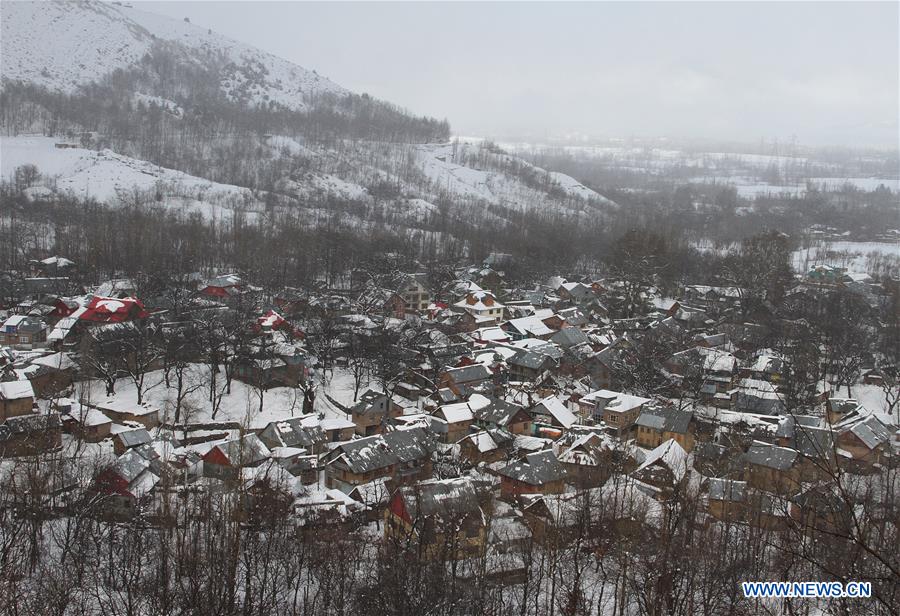 KASHMIR-SRINAGAR-SNOWFALL