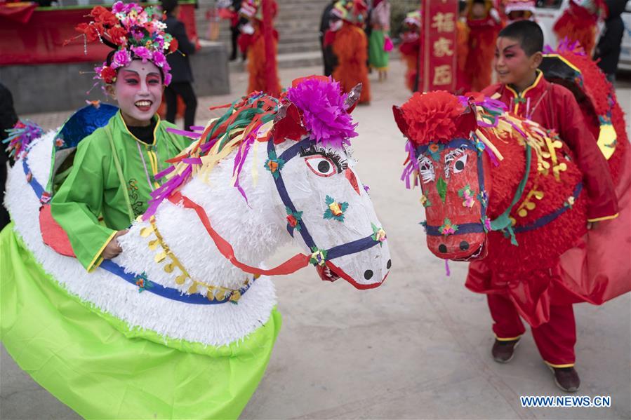 CHINA-GANSU-LONGNAN-LANTERN FESTIVAL-SHEHUO (CN)