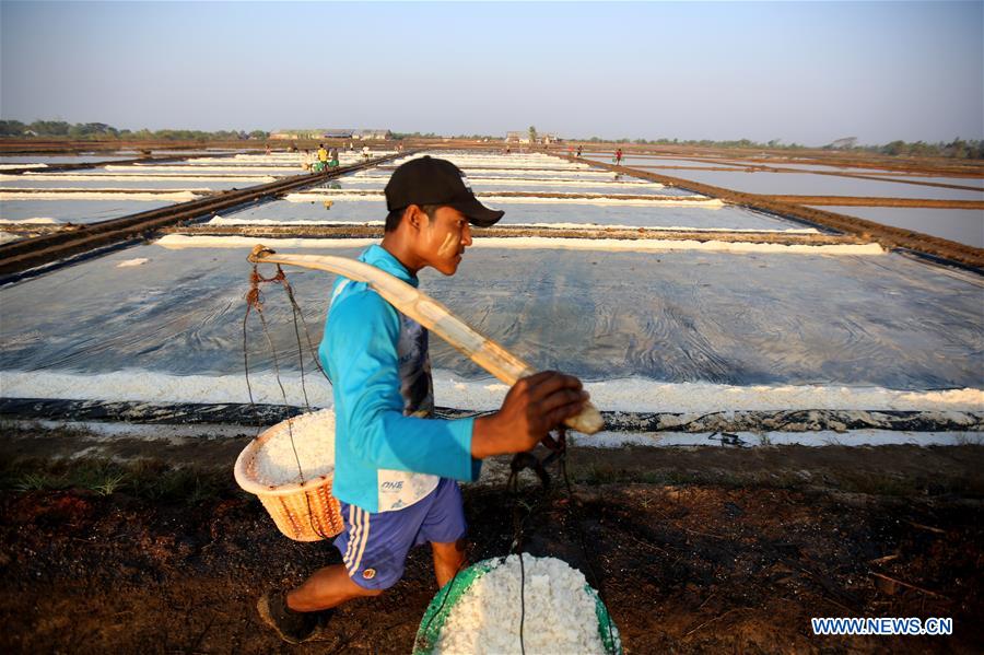 MYANMAR-THANBYUZAYAT-SALT BED