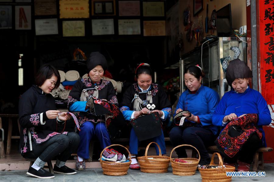 CHINA-GUIZHOU-JINPING-EMBROIDERY (CN)