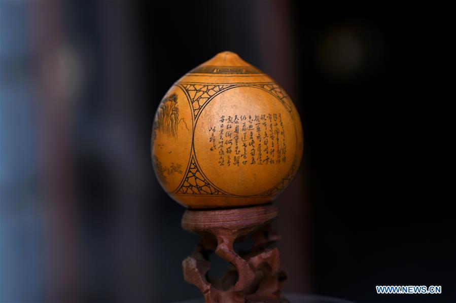 CHINA-LANZHOU-TRADITIONAL ART-CARVED GOURD (CN)