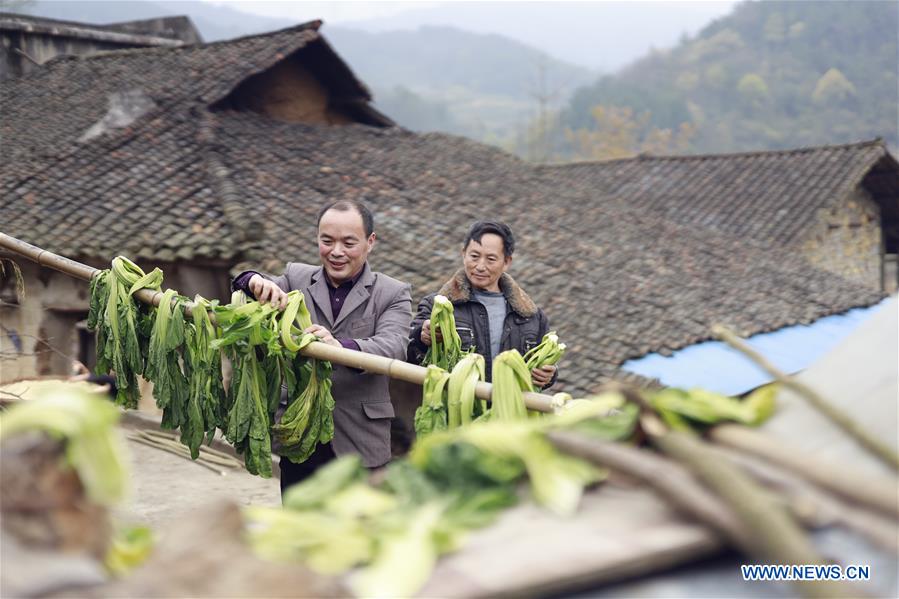 CHINA-CHONGQING-MAN OF DUAL ROLE (CN)