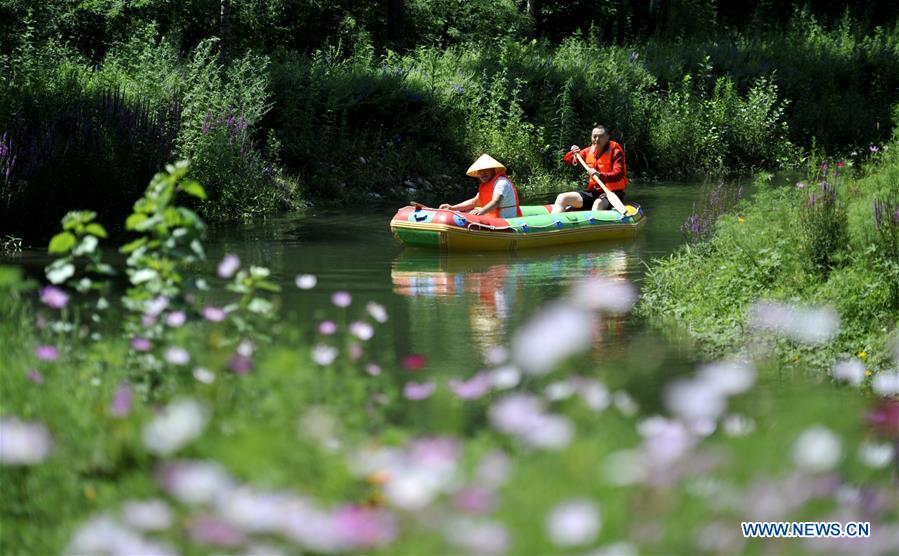 CHINA-HEBEI-CHENGDE-SUMMER-DRIFTING (CN)