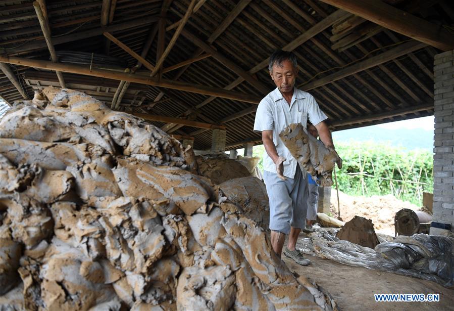 CHINA-ANHUI-CULTURAL HERITAGE-BRICK MAKING (CN)