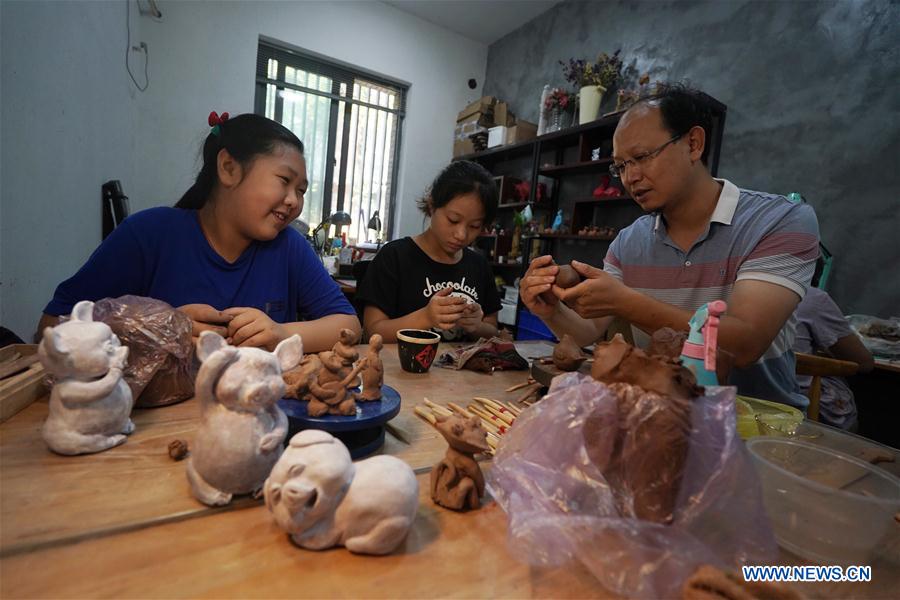 CHINA-JIANGSU-NANJING-CLAY FIGURINES (CN)