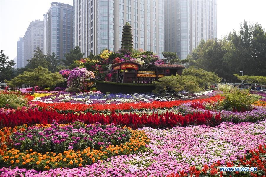 CHINA-BEIJING-NATIONAL DAY-PREPARATION-FLOWERBEDS (CN)