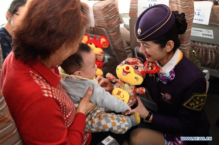 CHINA-HANGZHOU-TRAIN-NEW YEAR(CN)