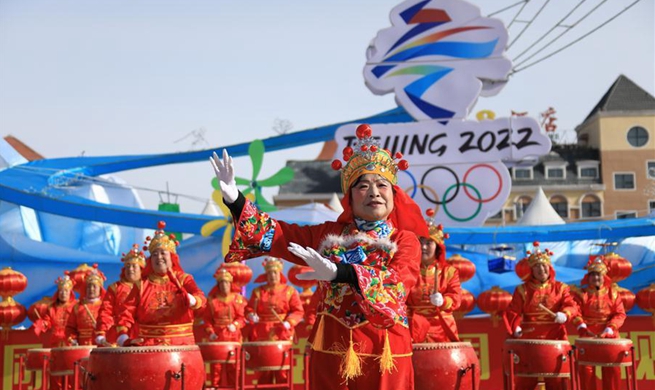 People perform Yangge dance in Hebei