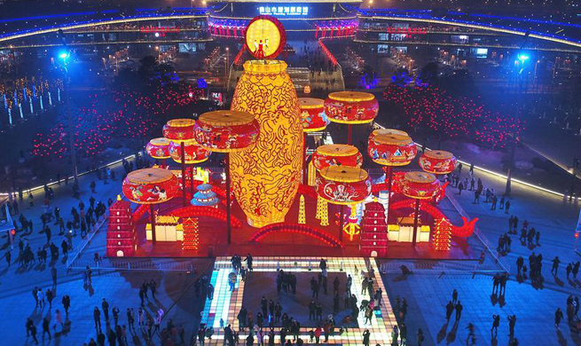 Lantern fairs held across China to greet upcoming Lantern Festival