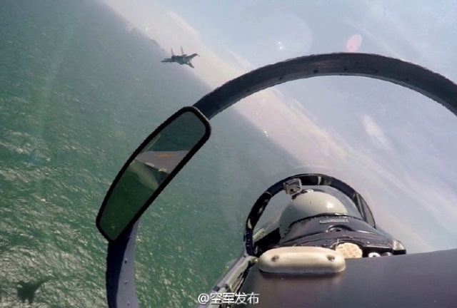 中國空軍多型主戰(zhàn)飛機赴南海戰(zhàn)斗巡航。