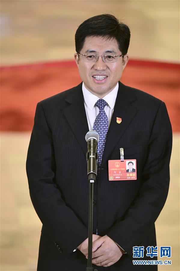 （兩會(huì)·XHDW）（1）全國(guó)人大代表接受采訪