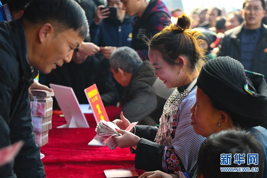 （集中連片特困地區(qū)貧困村調(diào)研行·圖文互動）（3）精準(zhǔn)扶貧結(jié)出“幸福果”——湖南花垣縣十八洞村脫貧調(diào)查