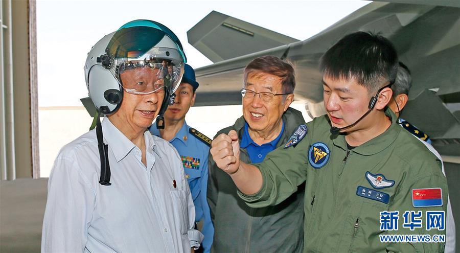 （人民空軍70年·圖文互動(dòng)）（4）我愛祖國(guó)的藍(lán)天——空軍強(qiáng)軍主題紀(jì)念封8張“同框照”背后的故事 