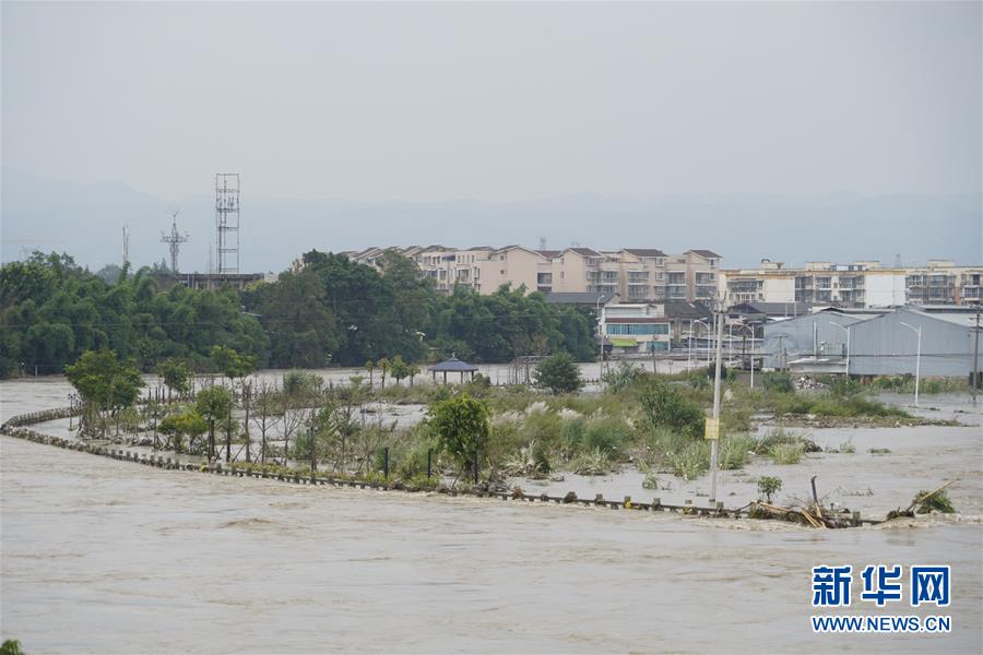 （防汛抗洪·圖文互動(dòng)）（2）遭遇罕見(jiàn)連續(xù)性暴雨 四川全力應(yīng)對(duì)汛情