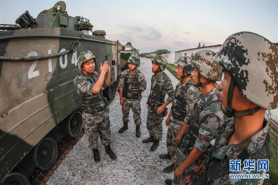 （圖文互動）（2）新時代的“勝戰(zhàn)先鋒”——第72集團軍某旅兩棲裝甲技師譚斌生死沖鋒盡顯勝戰(zhàn)本色