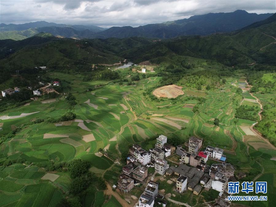 （在習(xí)近平新時代中國特色社會主義思想指引下——新時代新作為新篇章·習(xí)近平總書記關(guān)切事·圖文互動）（4）新生活、新盼頭——脫貧攻堅新形勢速覽