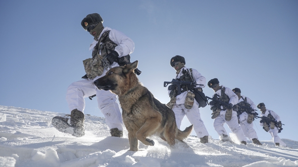 枕戈待旦，辭舊迎新——全軍部隊(duì)在練兵備戰(zhàn)中迎接新春佳節(jié)