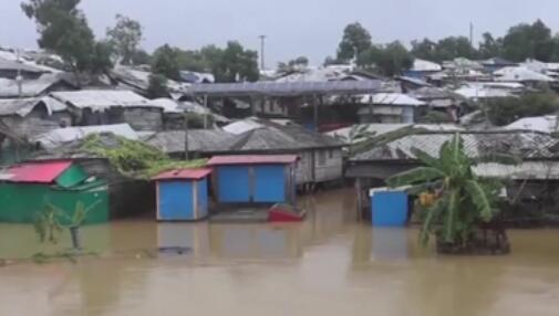 天災(zāi)！暴雨傾盆 孟加拉國(guó)難民村30萬(wàn)人被困